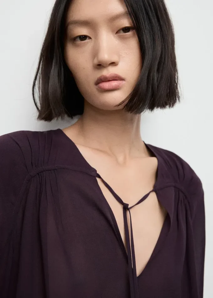 Šifonová blůza s mašlí u výstřihu Šifonová blůza s mašlí u výstřihu