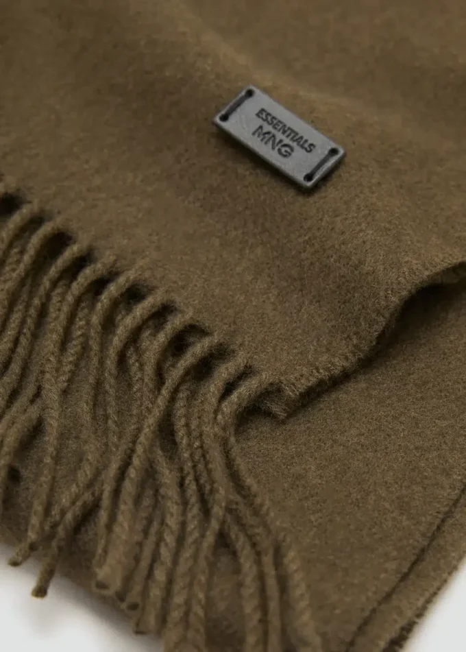 Jednobarevný šátek s třásněmi Jednobarevný šátek s třásněmi