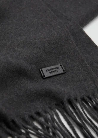 Jednobarevný šátek s třásněmi