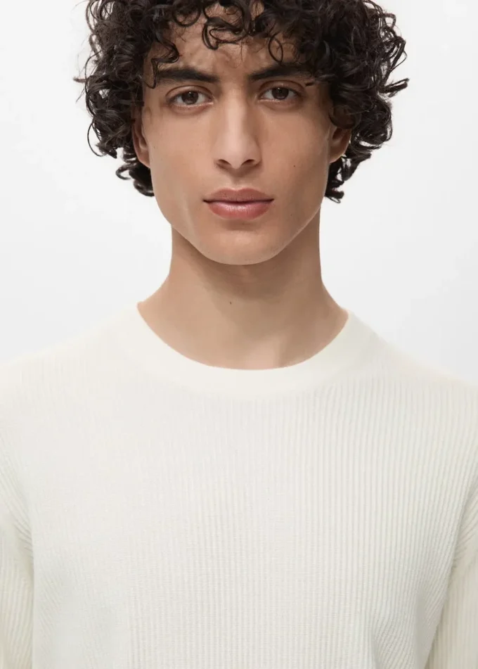 Jemný žebrovaný bavlněný svetr Jemný žebrovaný bavlněný svetr