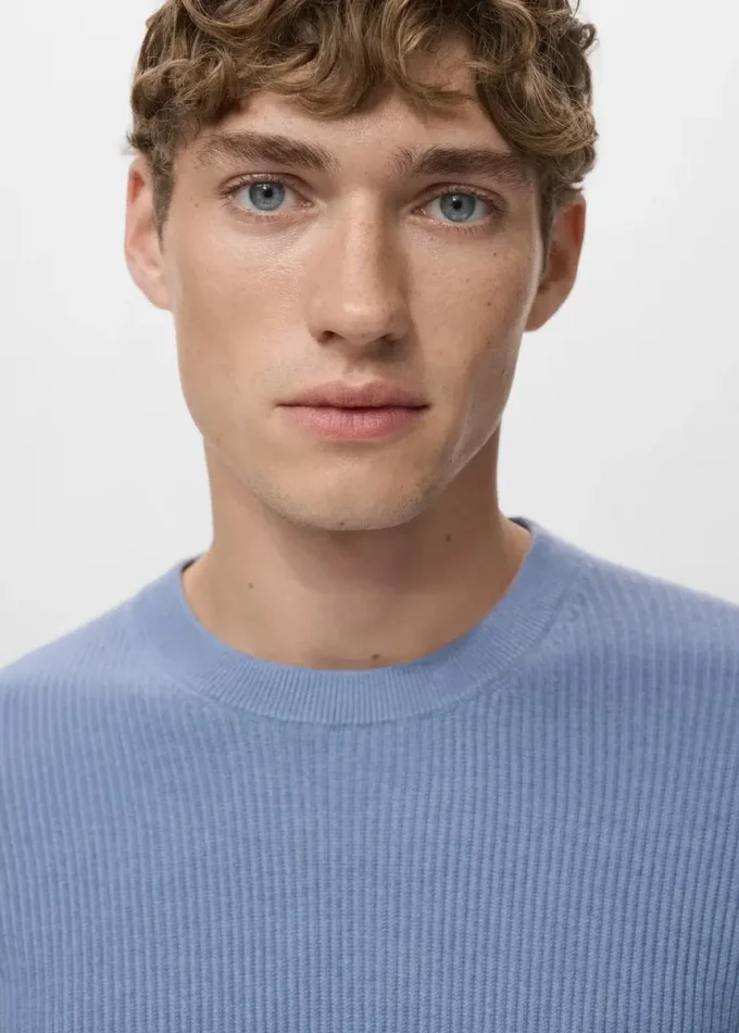 Jemný žebrovaný bavlněný svetr Jemný žebrovaný bavlněný svetr