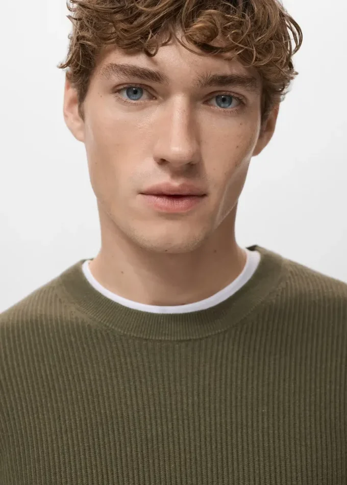 Jemný žebrovaný bavlněný svetr Jemný žebrovaný bavlněný svetr