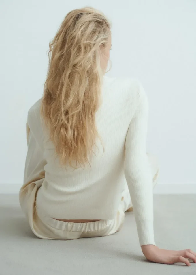 Jemně žebrovaný svetr Jemně žebrovaný svetr