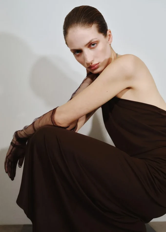 Jemně pletené šaty s límečkem Jemně pletené šaty s límečkem