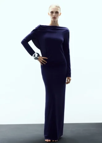 Jemně pletené šaty s otevřenými zády