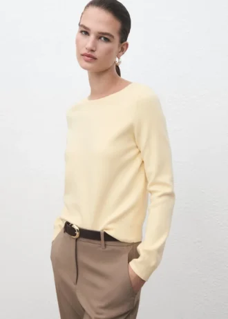 Jemně pletený svetr