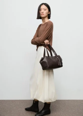 Jemně pletený svetr s kulatým výstřihem