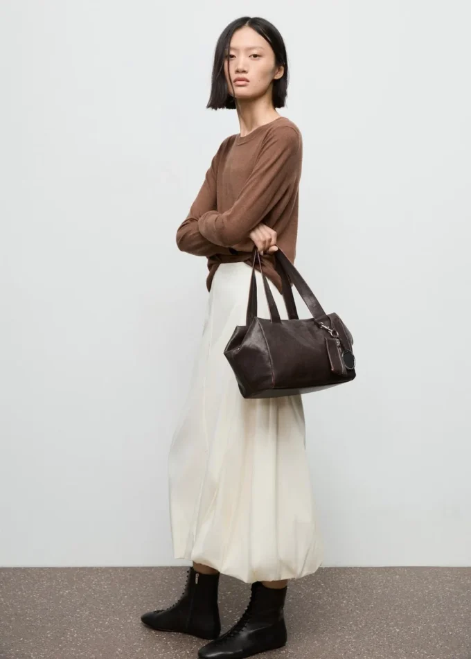 Jemně pletený svetr s kulatým výstřihem Jemně pletený svetr s kulatým výstřihem