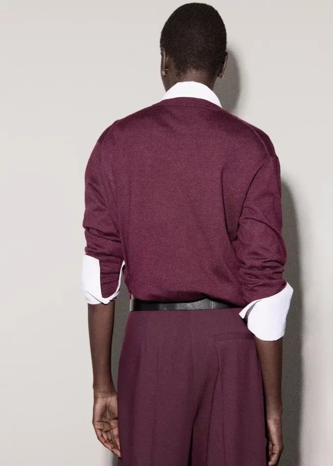 Jemně pletený svetr s kulatým výstřihem Jemně pletený svetr s kulatým výstřihem