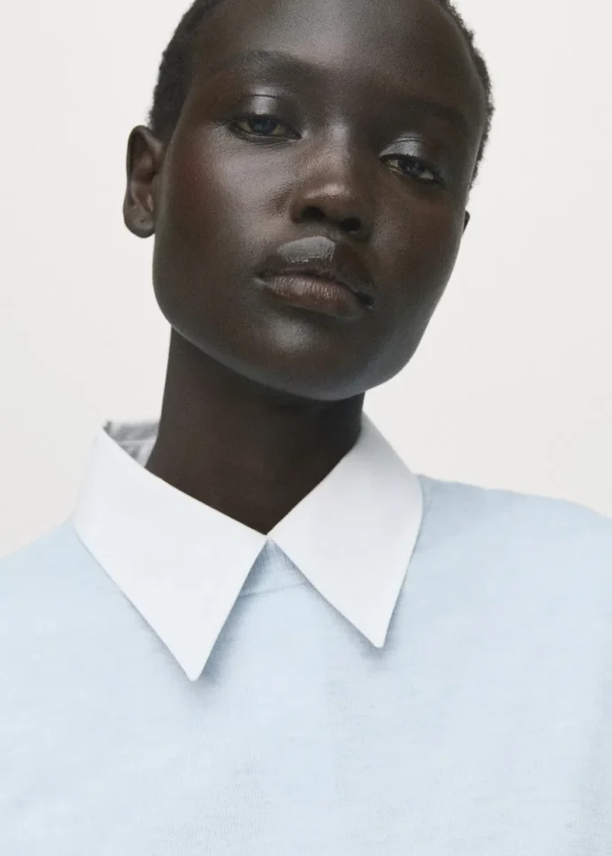 Jemně pletený svetr s kulatým výstřihem Jemně pletený svetr s kulatým výstřihem