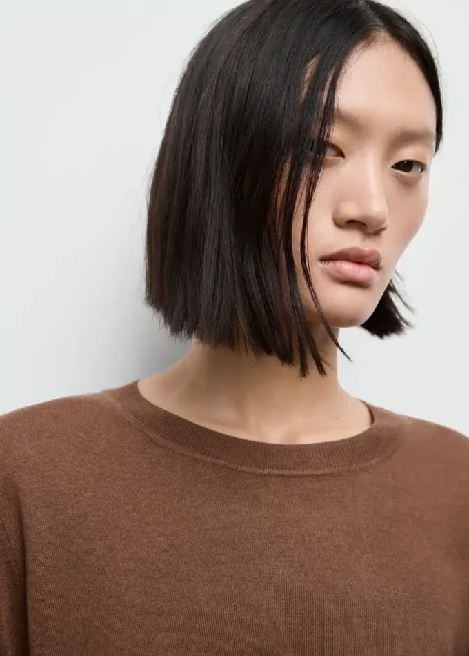 Jemně pletený svetr s kulatým výstřihem Jemně pletený svetr s kulatým výstřihem