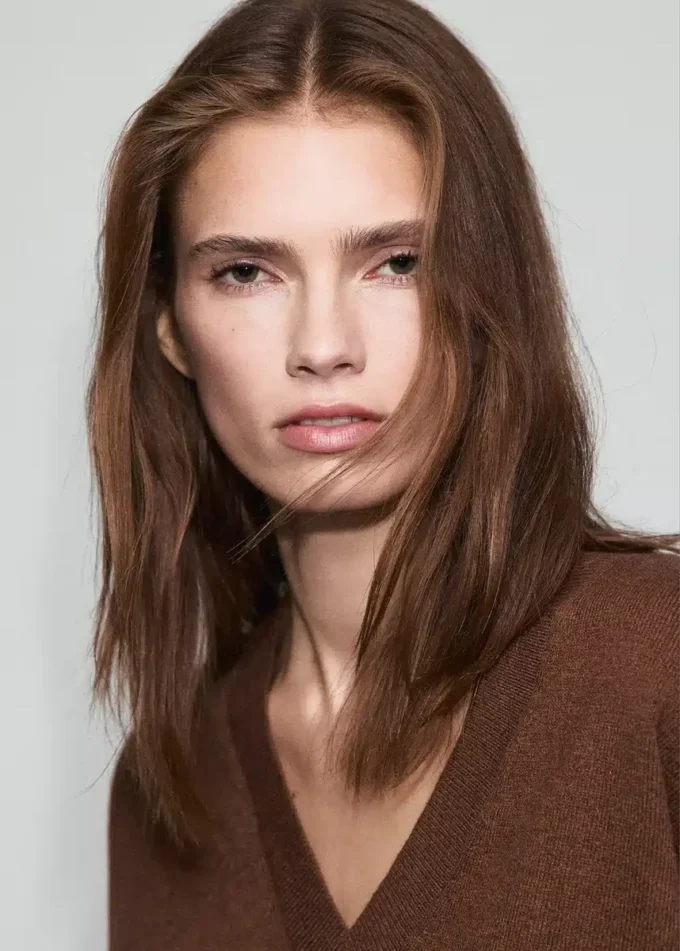 Jemně pletený svetr s výstřihem do V Jemně pletený svetr s výstřihem do V