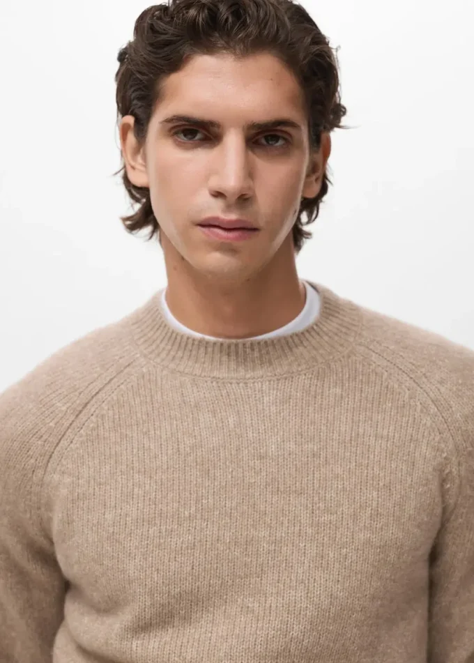 Jemně pletený svetr ze směsi vlny Jemně pletený svetr ze směsi vlny