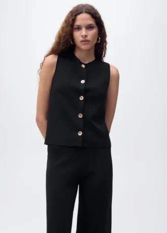 Jemně pletená vesta