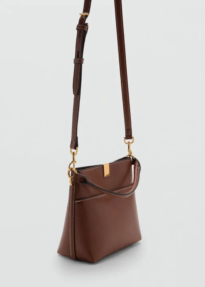 Kabelka s kovovými detaily Kabelka s kovovými detaily