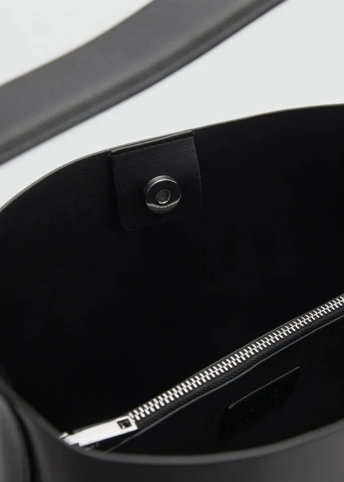 Kabelka s přezkou Kabelka s přezkou