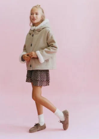 Kabát s kožešinou a semišovým efektem