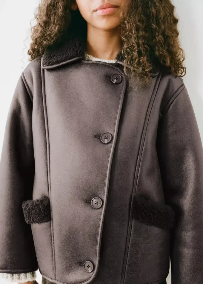 Kabát s podšívkou s kožešinovým efektem Kabát s podšívkou s kožešinovým efektem