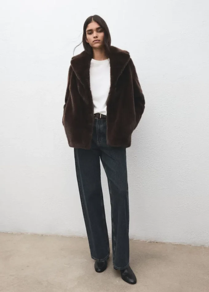 Kabát z umělé kožešiny s klopami Kabát z umělé kožešiny s klopami