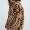Kabát z umělé kožešiny s leopardím potiskem Kabát z umělé kožešiny s leopardím potiskem