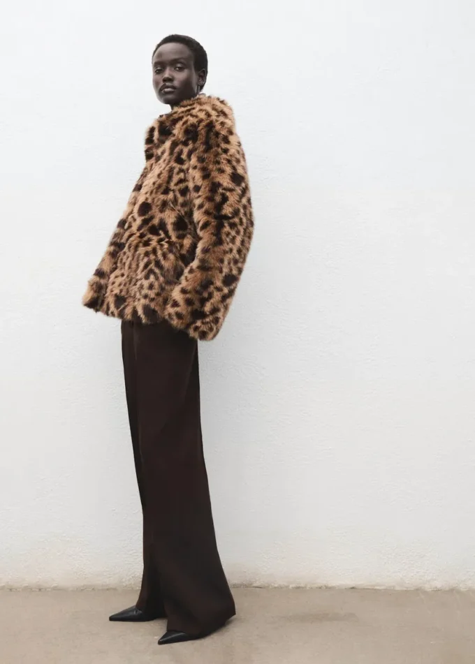 Kabát z umělé kožešiny s leopardím potiskem Kabát z umělé kožešiny s leopardím potiskem