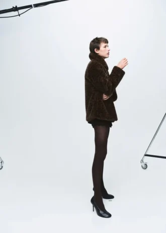 Kabát z umělé kožešiny s leopardím potiskem