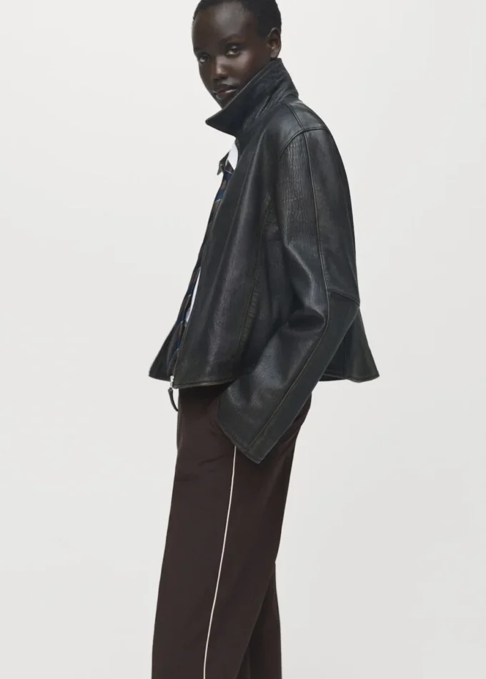 Kalhoty s pruhy na bocích Kalhoty s pruhy na bocích