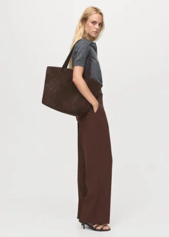 Kalhoty s vysokým pasem a rovným střihem