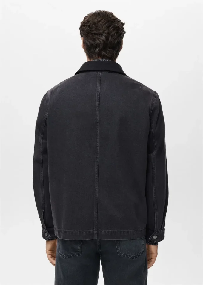 Kapsy na džínové bundě Kapsy na džínové bundě