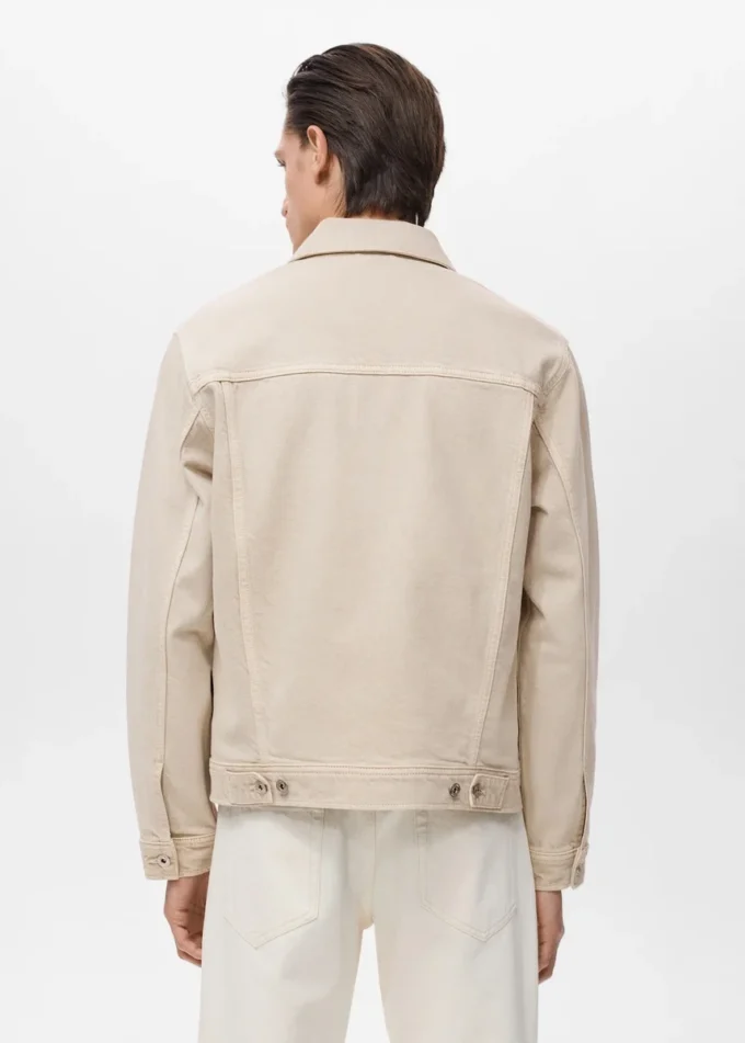 Kapsy na džínové bundě Kapsy na džínové bundě