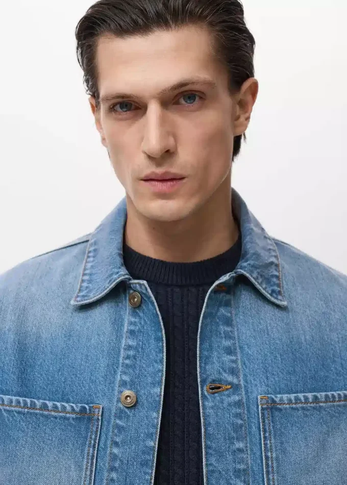 Kapsy na džínové bundě Kapsy na džínové bundě