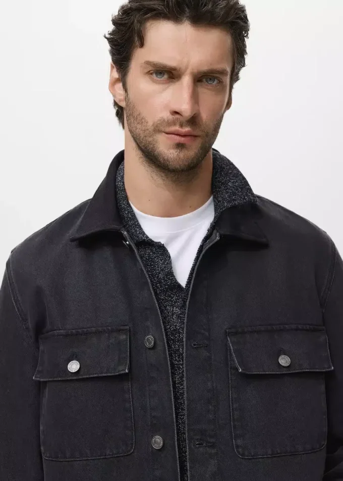 Kapsy na džínové bundě Kapsy na džínové bundě