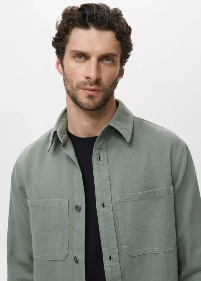 Kapsy v denimové košili Kapsy v denimové košili