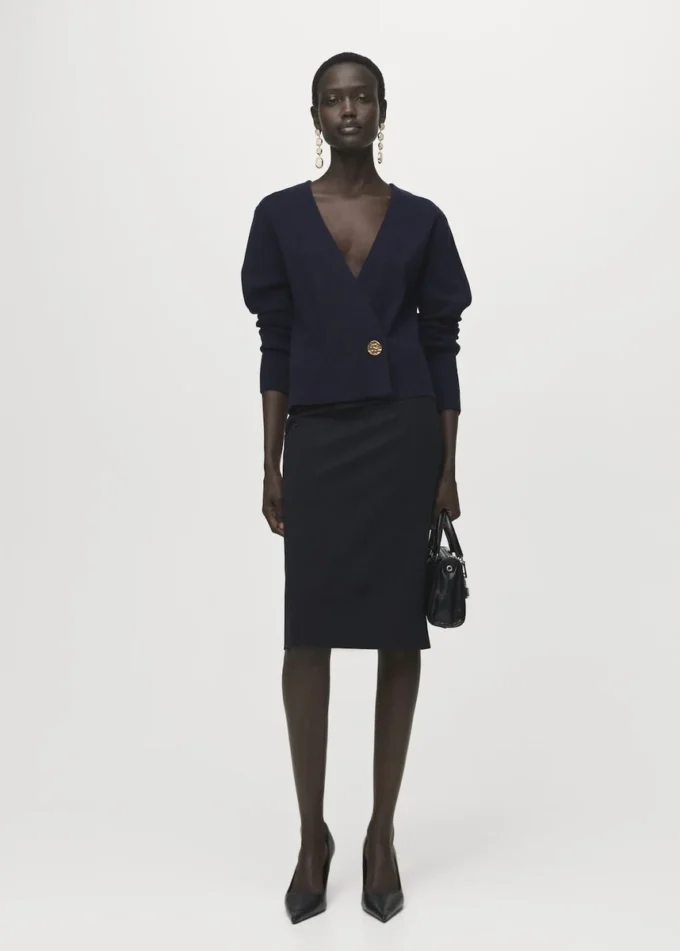 Křížený kardigan s knoflíky ve tvaru šperků Křížený kardigan s knoflíky ve tvaru šperků