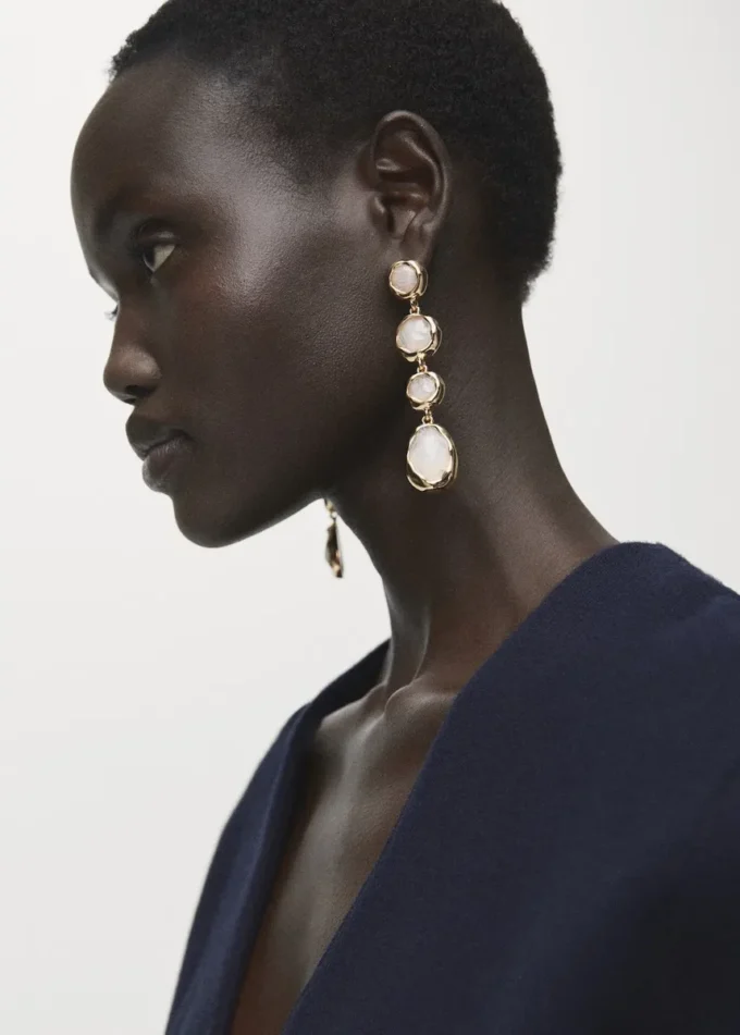 Křížený kardigan s knoflíky ve tvaru šperků Křížený kardigan s knoflíky ve tvaru šperků