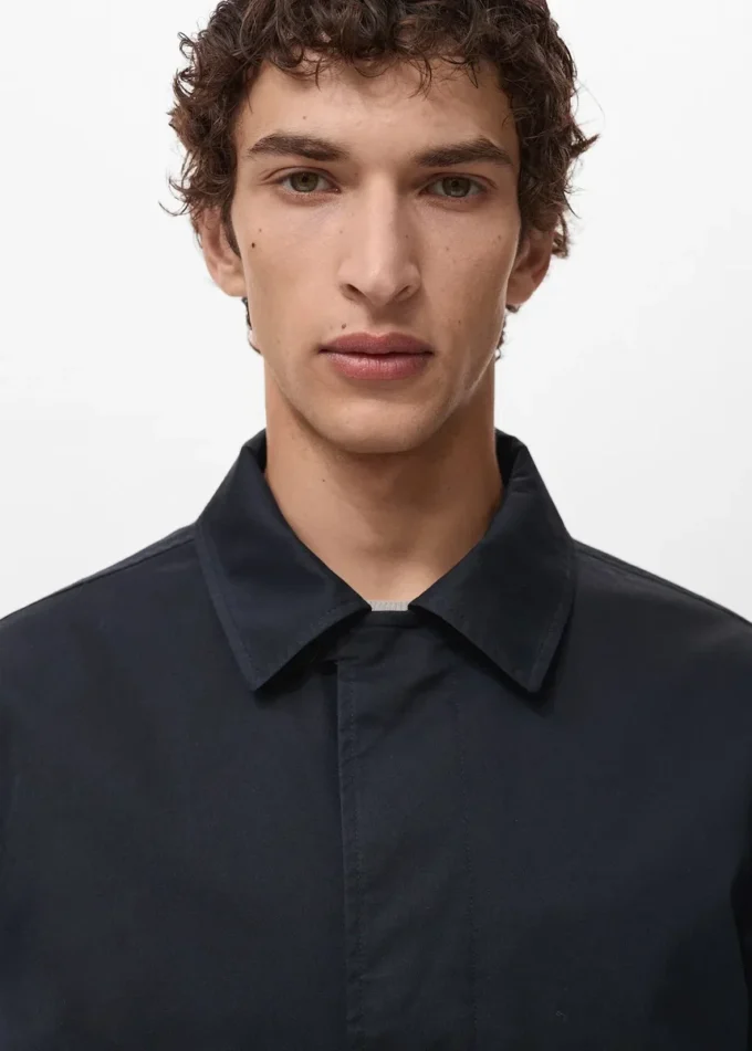 Klasický trenčkot s vodoodpudivou úpravou Klasický trenčkot s vodoodpudivou úpravou