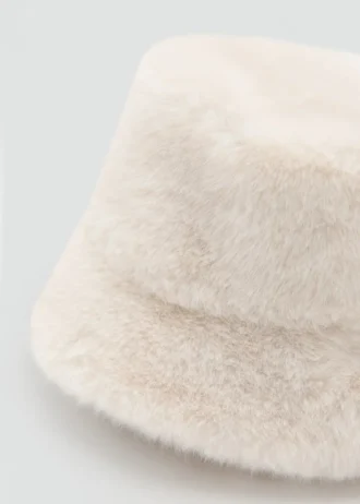 Klobouk s kožešinovým efektem