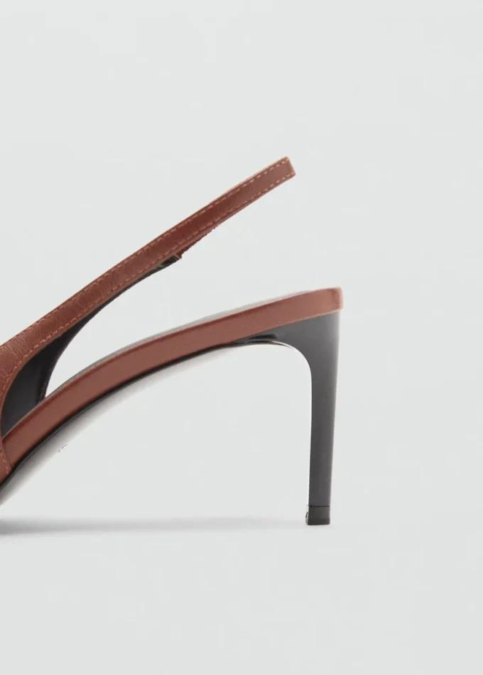 Kožené boty na podpatku s kroužkem Kožené boty na podpatku s kroužkem