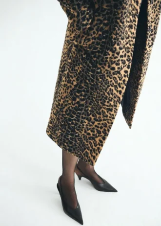 Kožené boty na podpatku se špičatou špičkou