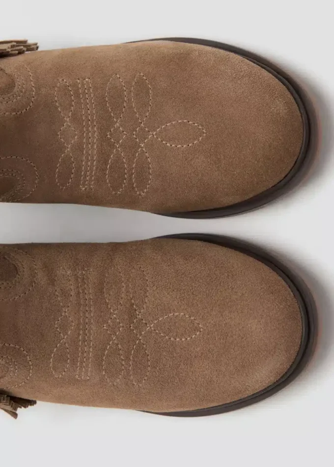 Kožené boty s třásněmi Kožené boty s třásněmi