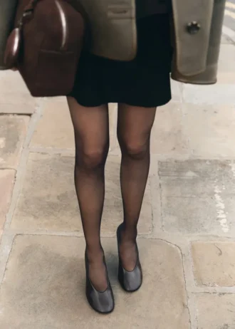 Kožené boty s vysokým podpatkem a kulatou špičkou