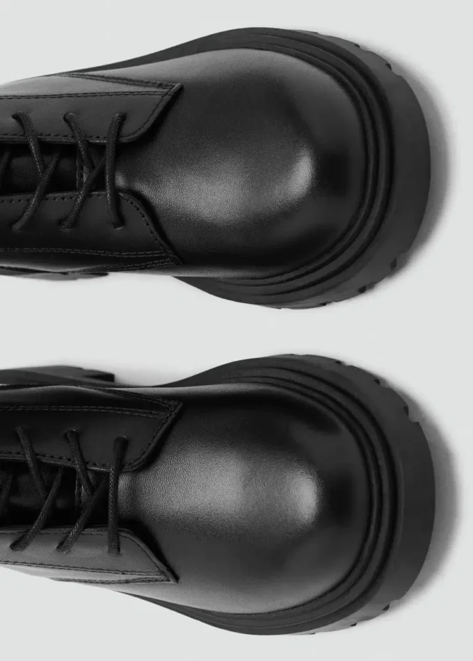 Kožené kotníkové boty se šněrováním Kožené kotníkové boty se šněrováním