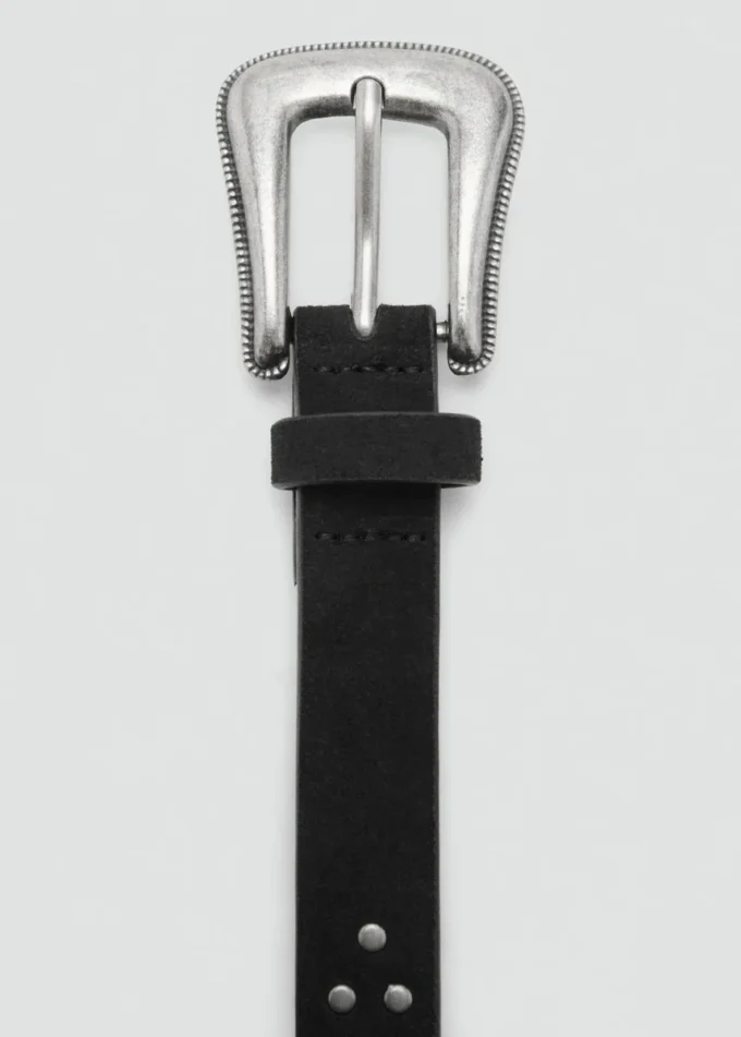 Kožený opasek s cvočky Kožený opasek s cvočky