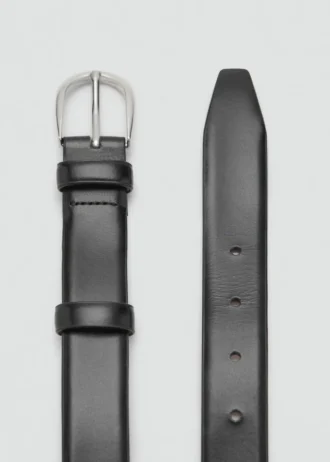 Kožený opasek s přezkou