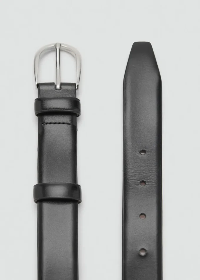 Kožený opasek s přezkou Kožený opasek s přezkou