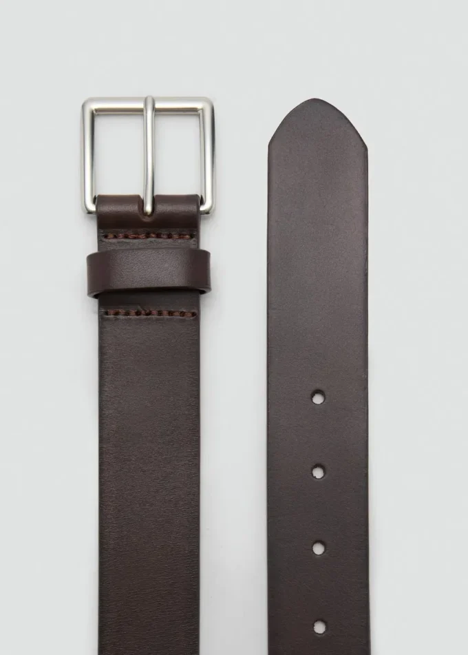 Kožený opasek s přezkou Kožený opasek s přezkou