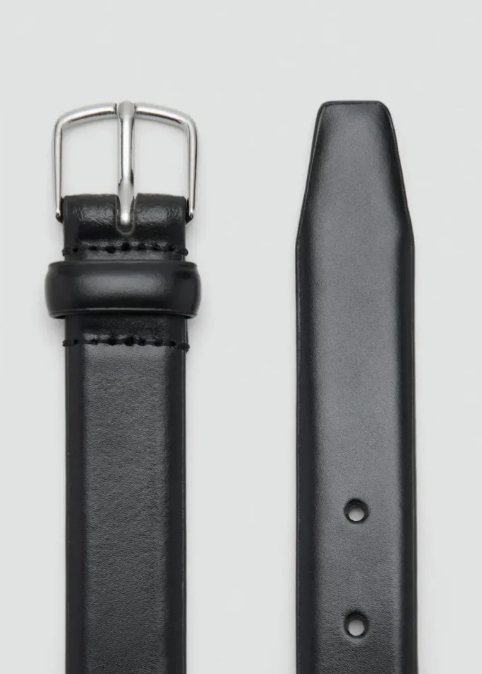 Kožený opasek s přezkou Kožený opasek s přezkou