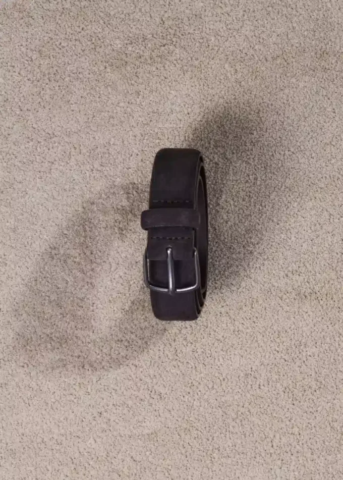 Kožený opasek s přezkou Kožený opasek s přezkou