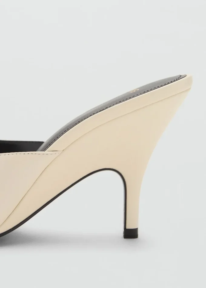 Kožené sandály na podpatku s kříženými pásky Kožené sandály na podpatku s kříženými pásky