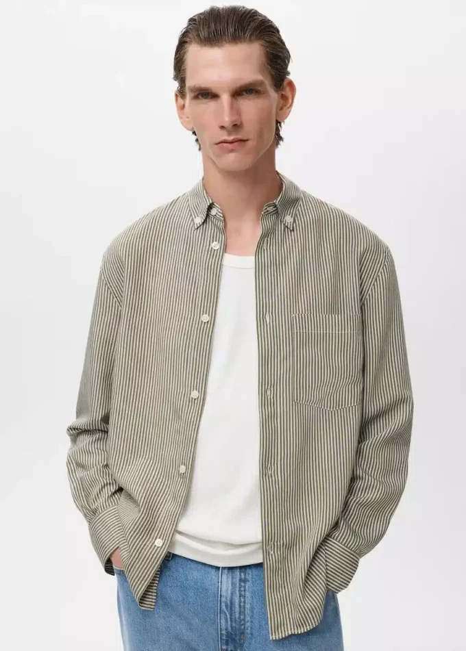 Košile s pruhovaným potiskem a regular fit střihem Košile s pruhovaným potiskem a regular fit střihem